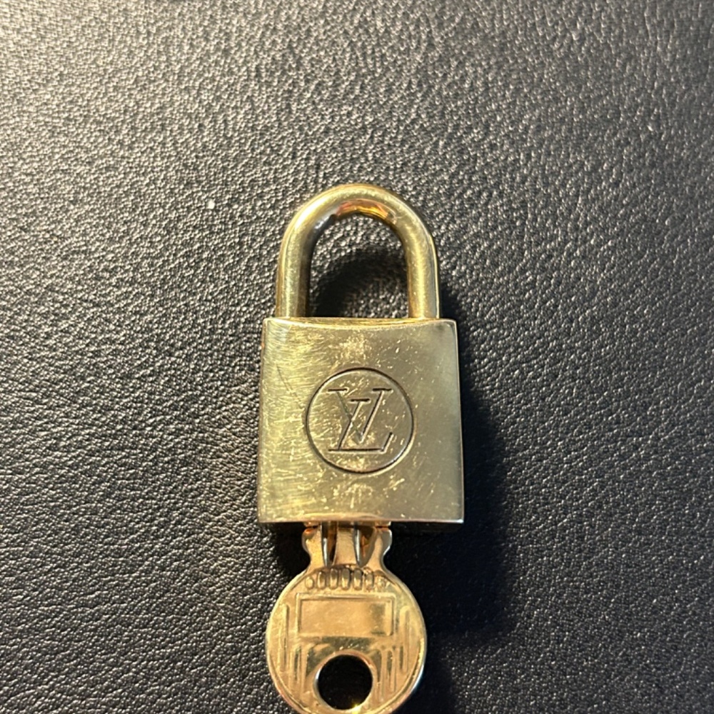 Louis Vuitton 200 Series Lock & Key - Choose your number - Picture 3 of 8